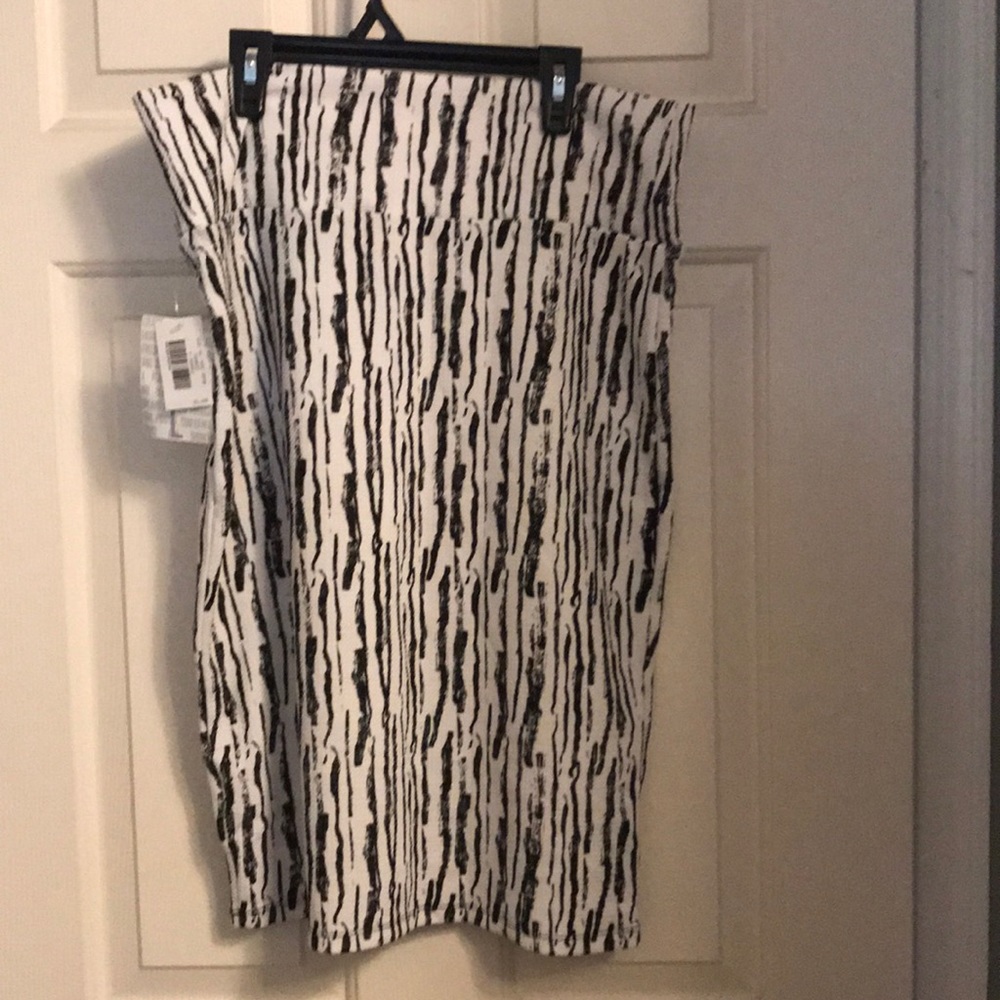 BNWT LulaRoe Cassie